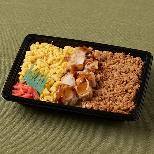 【四国】から揚げとそぼろ弁当