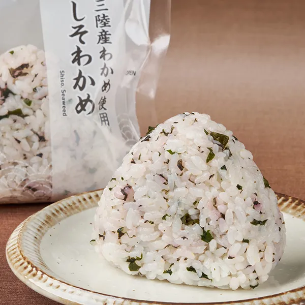 【東北】しそわかめおむすび（三陸産わかめ使用）