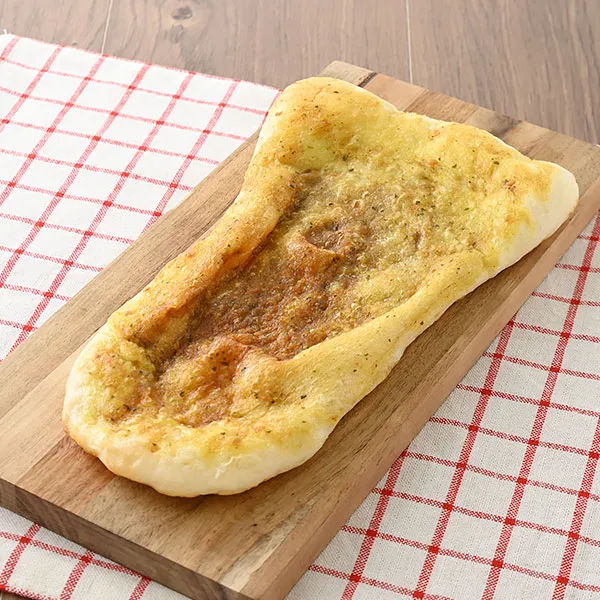 どかっと満足パン（バターチキンカレーナン）