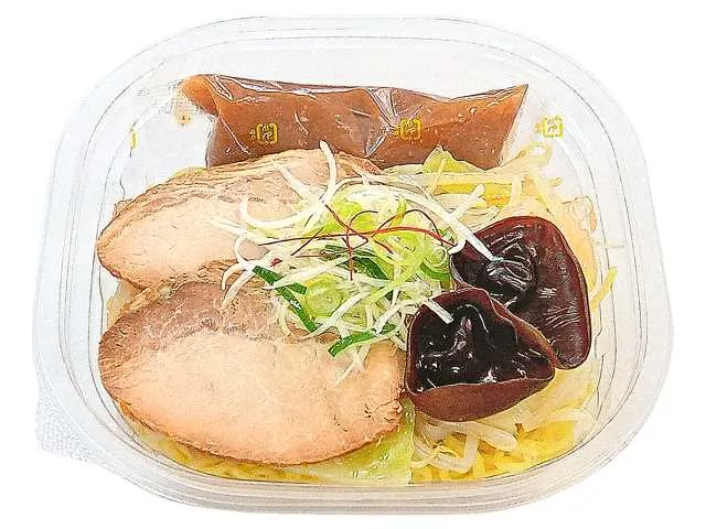 冷たい濃厚味噌ラーメン　越後味噌使用
