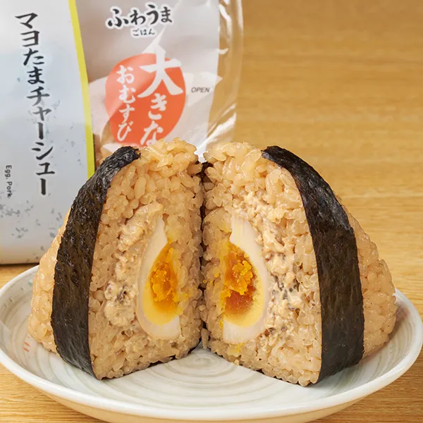 大きなおむすび　マヨたまチャーシュー