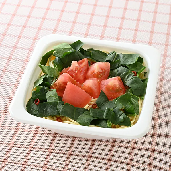 【東北】トマトとほうれん草のペペロンチーノ