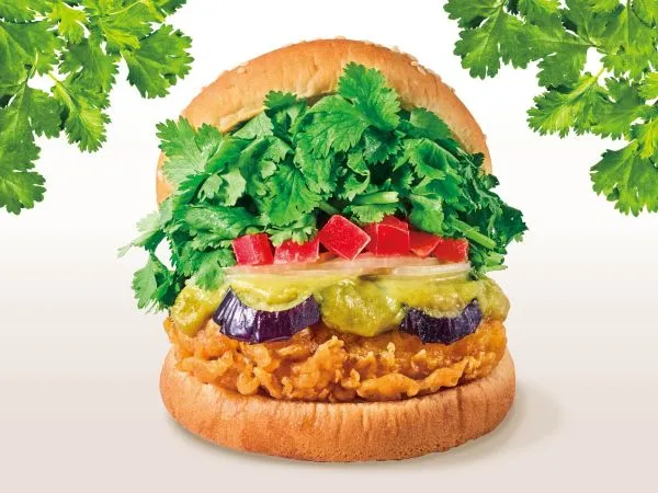 熱望により途中参戦！ 「パクチーチキンバーガー グリーンカレー」登場