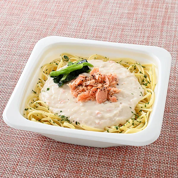 【関東・東海・関西】鮭のクリームソースパスタ