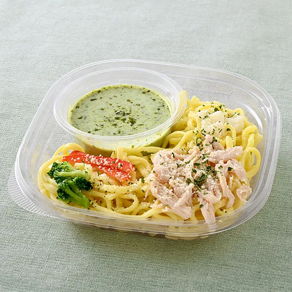 冷たい生パスタ　バジルクリーム