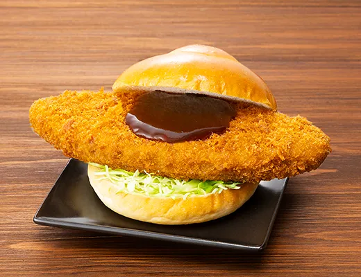 盛りすぎ！メンチバーガー