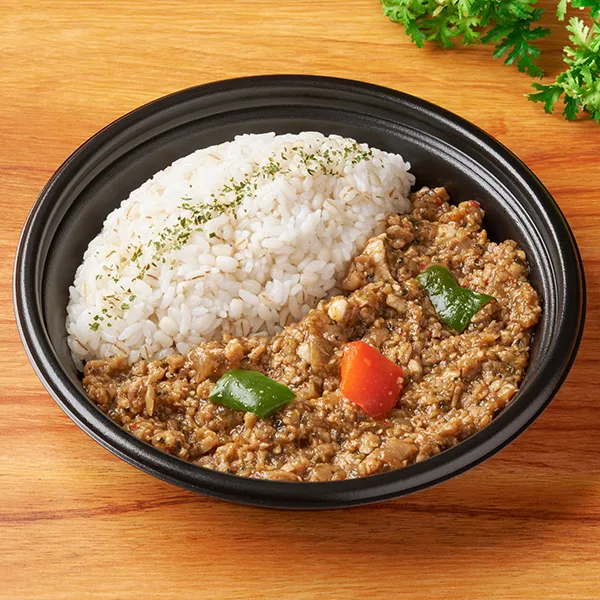 【関東の一部】オイスターの旨味広がるガパオライス（麦入りごはん ）