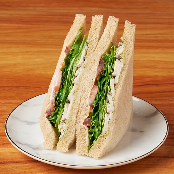 【東北・関東】全粒粉サンド　ローストチキンとトマト
