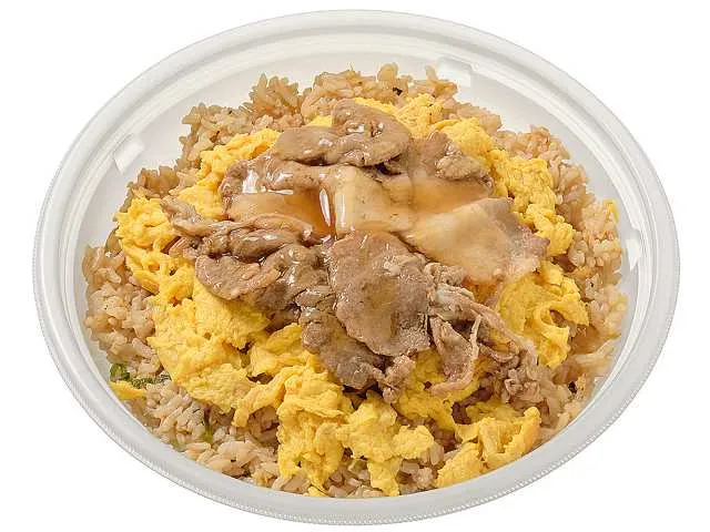 鉄鍋炒め　肉玉チャーハン