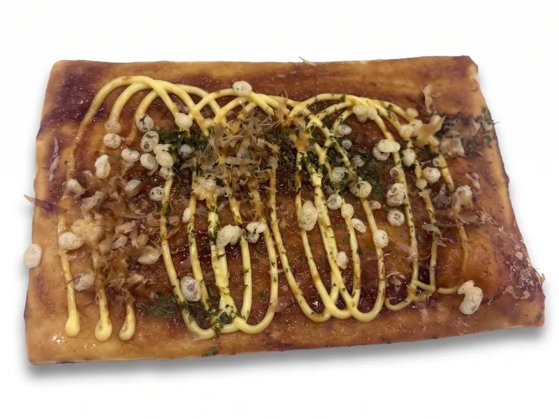 濃厚ソースの薄焼きお好み焼風パン