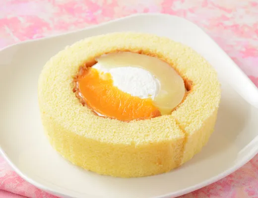 プレミアムロールケーキ　白桃＆黄桃