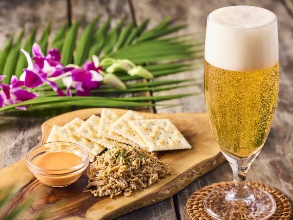＼16時からは、アロハな“ちょい飲み”時間／ 夏にぴったり！スパイシープルドポーク登場