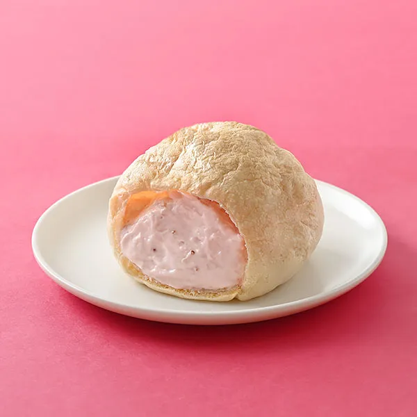 もちむにシュー（いちごミルククリーム）