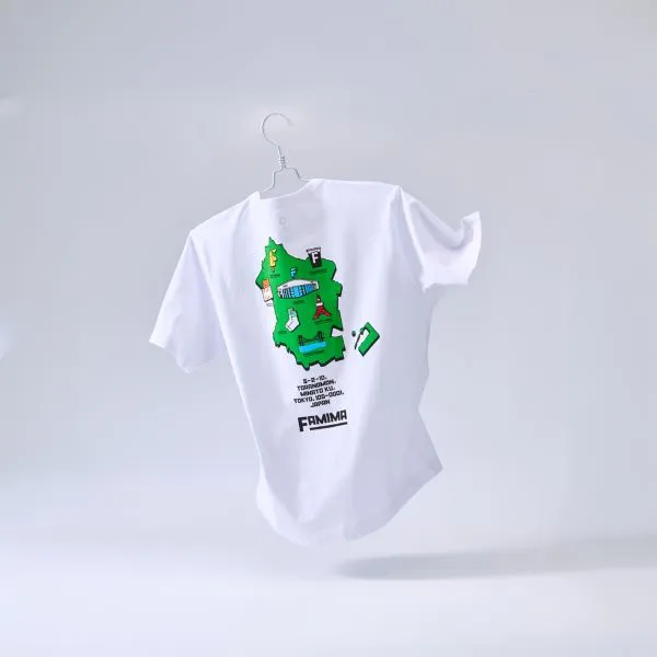 【ファミマオンライン】アウターＴシャツ　ＡＺＡＢＵＤＡＩ　ＭＡＰ／しろ