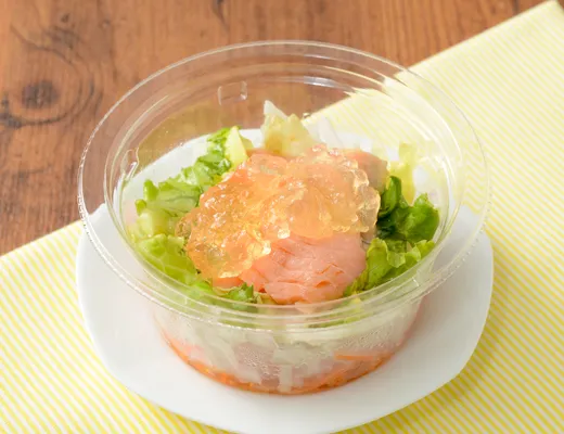 レモンジュレで食べるサーモンカルパッチョ