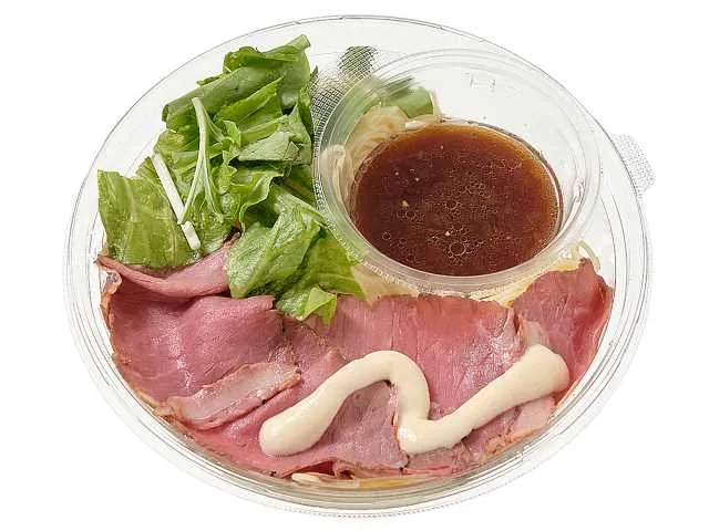 冷製パスタ　ローストビーフわさび醤油仕立て
