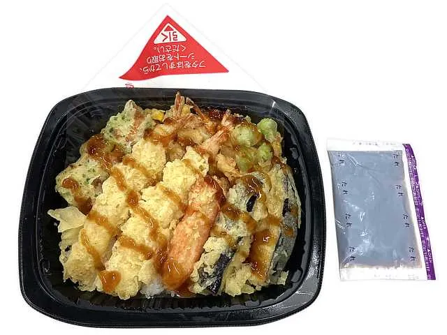 海老と野菜の天丼（なす天・枝豆かき揚げ）
