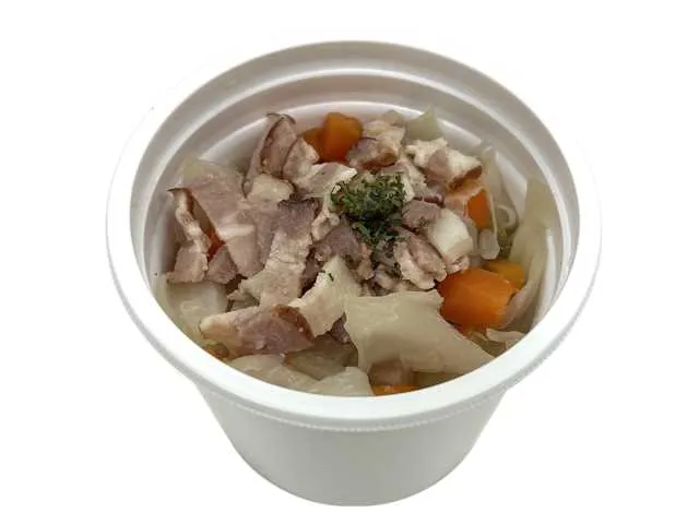 野菜とベーコンのコンソメスープ