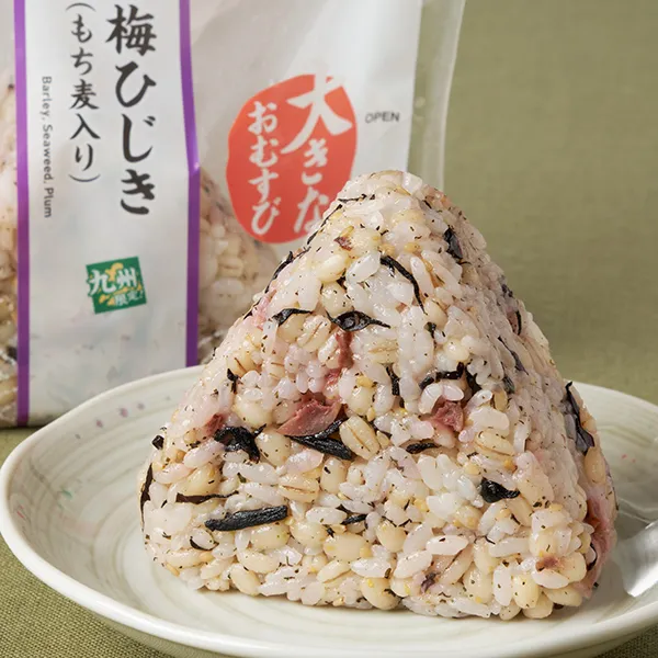 【九州】もち麦　大きなおむすび　梅ひじき