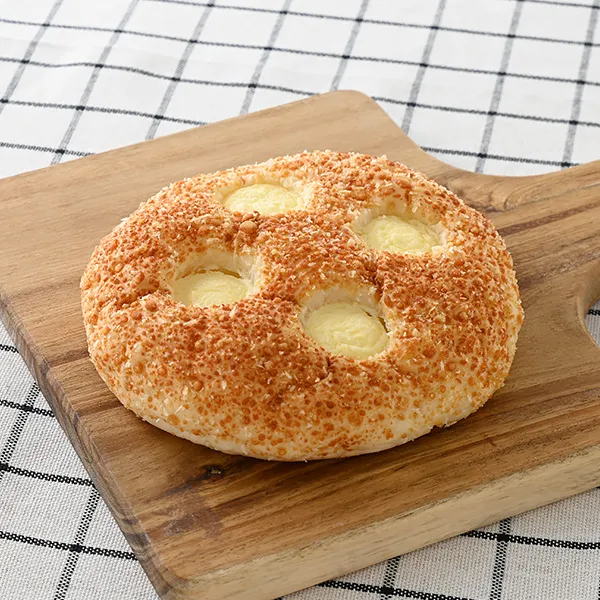 チーズ塩パン（淡路島の藻塩使用）