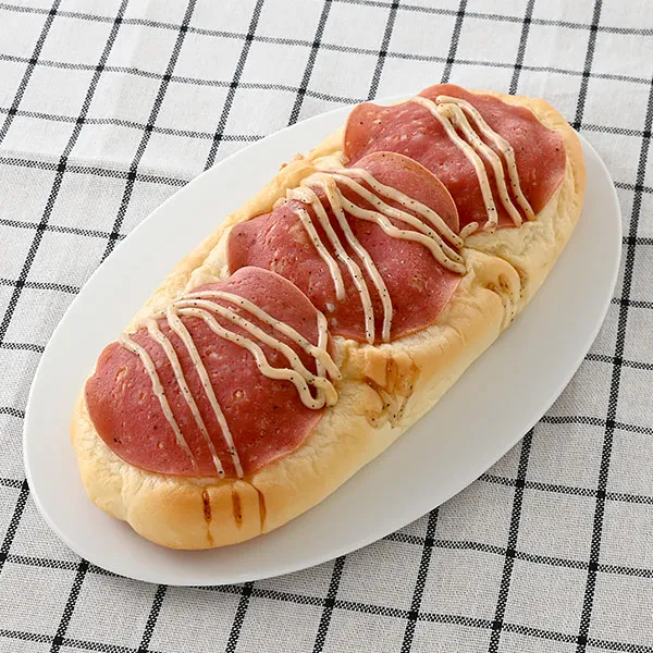 大きいボロニアソーセージ