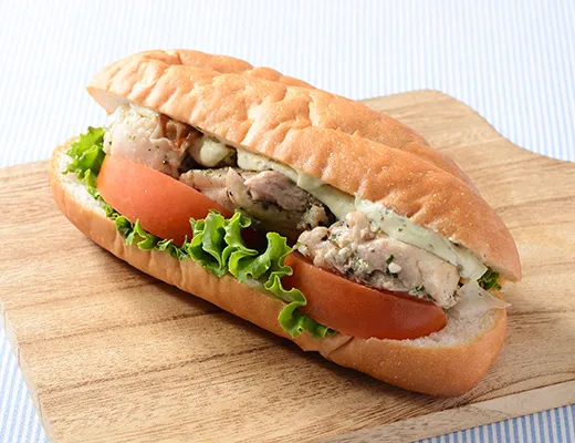 ROLLサンド　バジルチキンとトマト