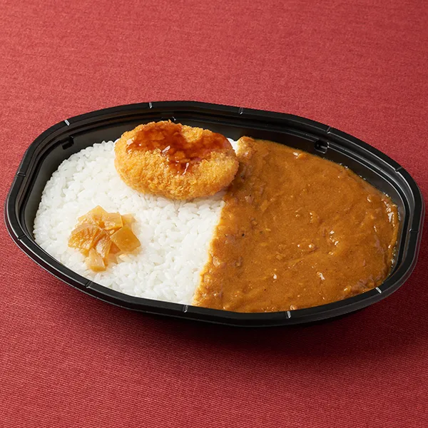 30種類以上のスパイスが決め手のこだわりカレー（コロッケ付き）